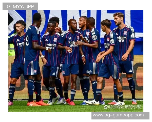 友谊赛精彩对决里昂与巴萨战平引发全场热烈反响